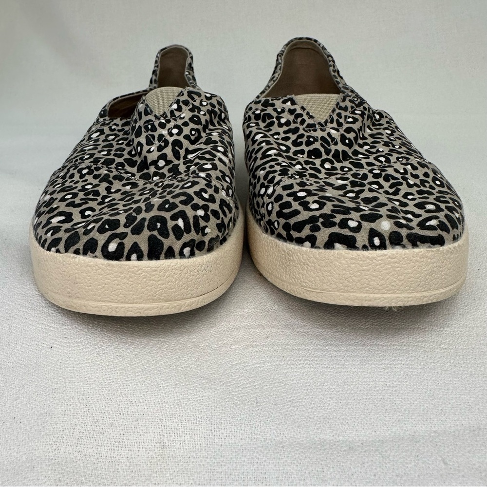 Toms Avalon Leopard Print Canvas Slip On Shoe 9 B… - image 3